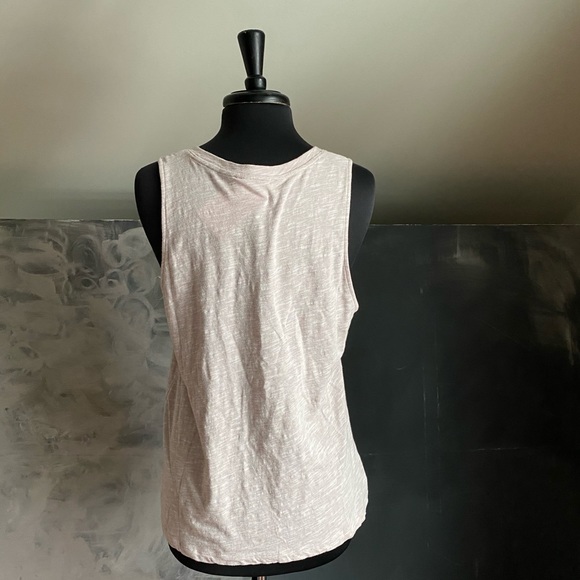 NWT Double Zero Pale Mauve V-Neck Sleeveless Tee - Picture 2 of 6